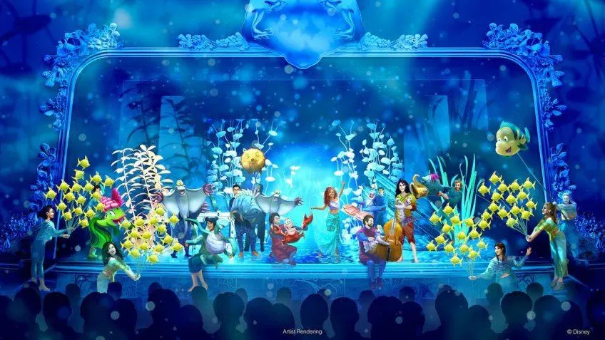 Illustration du spectacle inspiré de La Petite Sirène à bord d'un navire Disney Cruise Line avec Ariel, Sébastien, Polochon et plusieurs artistes sur scène dans un décor sous-marin.